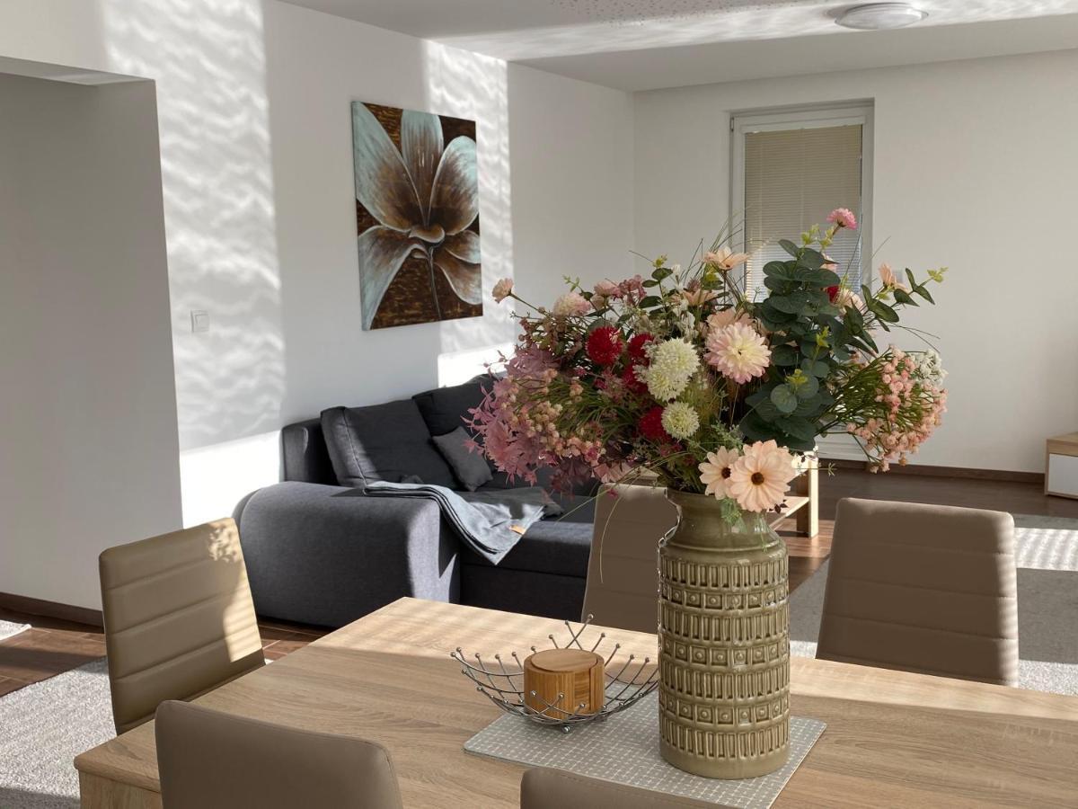 Apartamento Kajula Bešeňová Exterior foto